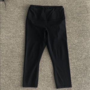 High waisted cropped black leggings